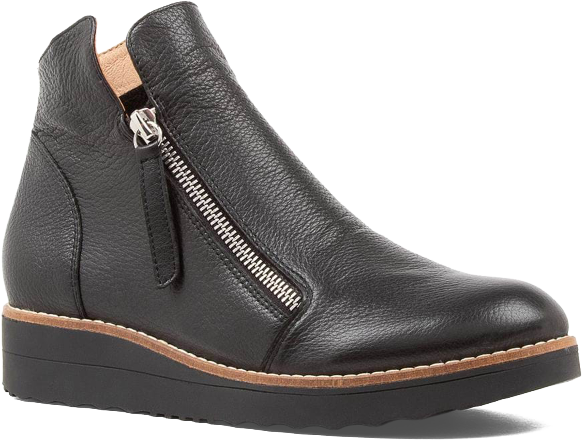 Women's Django & Juliette Ohmy Sneaker In Black/ Black Sole