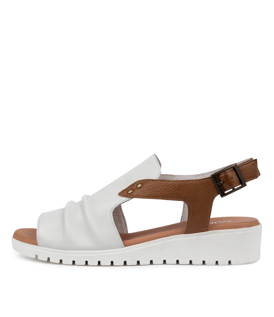 Women's Django & Juliette Madis Sandal In White/ Dk Tan Leather Sku: Dj14516Whyle