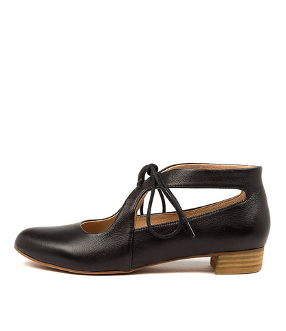 Outside View Women's Django & Juliette Ewing Shoe In Black Leather Sku: Dj14396Blale